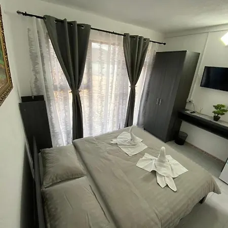 Guest house Pensiunea Belvedere Yachtclub