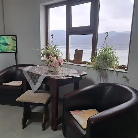 Guest house Pensiunea Belvedere Yachtclub