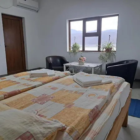 Pensiunea Belvedere Yachtclub Guest house