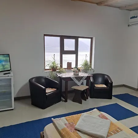Guest house Pensiunea Belvedere Yachtclub